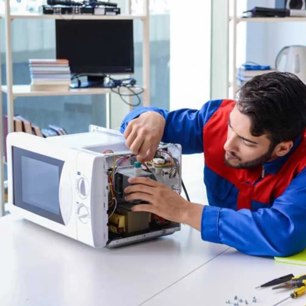 مشکلات فنی ماکروفر که باعث سرد ماندن غذا می‌شوند